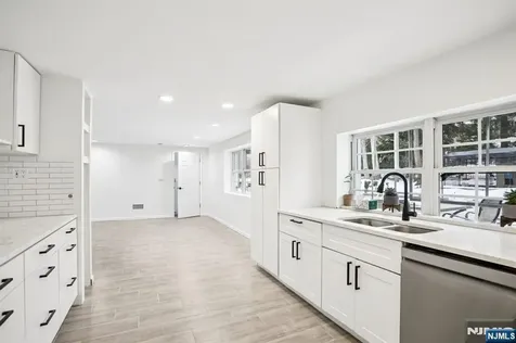 56 Pinehill Drive Upper Saddle River NJ 07458