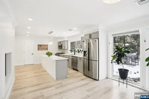 56 Pinehill Drive Upper Saddle River NJ 07458