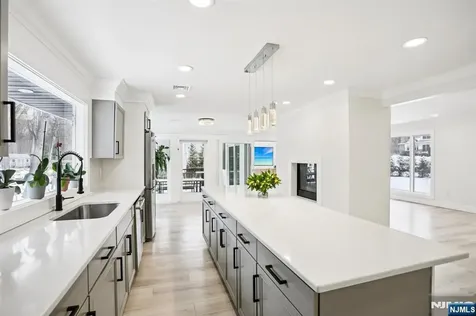 56 Pinehill Drive Upper Saddle River NJ 07458