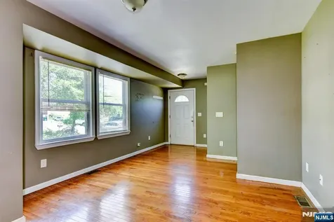 27 Newell Avenue New Brunswick NJ 08901