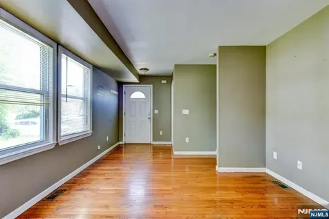 27 Newell Avenue New Brunswick NJ 08901