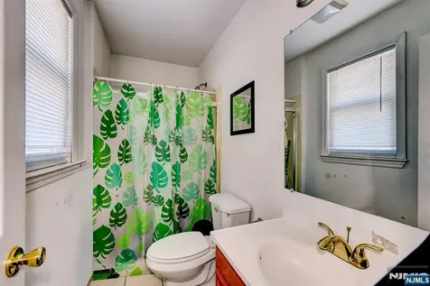 27 Newell Avenue New Brunswick NJ 08901