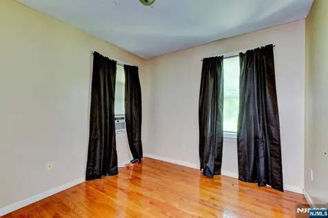 27 Newell Avenue New Brunswick NJ 08901