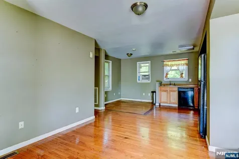 27 Newell Avenue New Brunswick NJ 08901