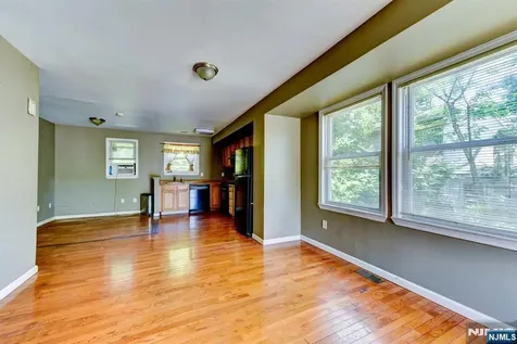 27 Newell Avenue New Brunswick NJ 08901