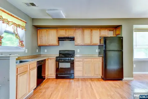 27 Newell Avenue New Brunswick NJ 08901