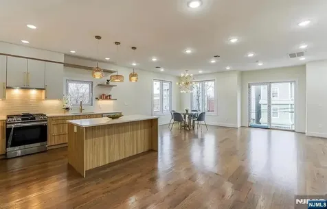 250 22nd Street Irvington NJ 07111