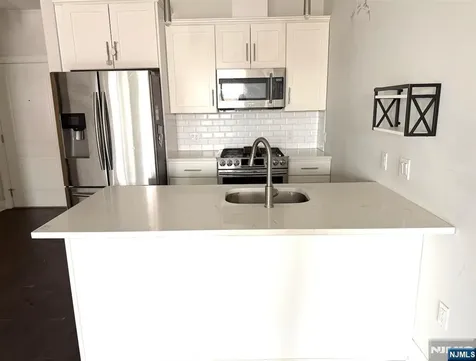 1901 Summit Avenue Union City NJ 07087