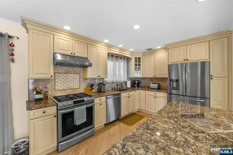 605 Gladys Court Northvale NJ 07647