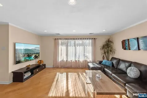 605 Gladys Court Northvale NJ 07647