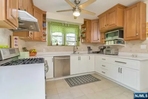 48 Stelfox Street Demarest NJ 07627