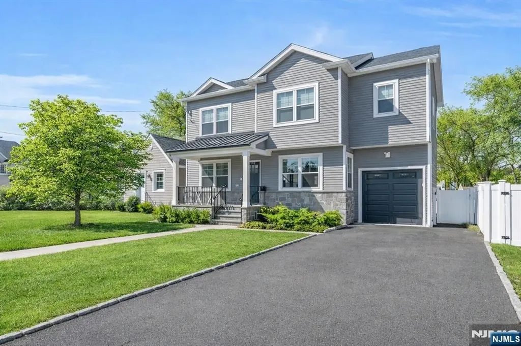 272 S Prospect Avenue Bergenfield NJ 07621