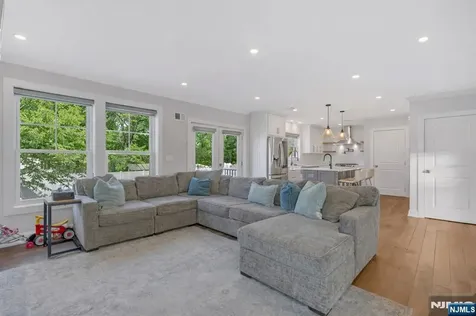272 S Prospect Avenue Bergenfield NJ 07621