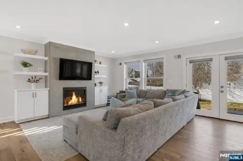 272 S Prospect Avenue Bergenfield NJ 07621