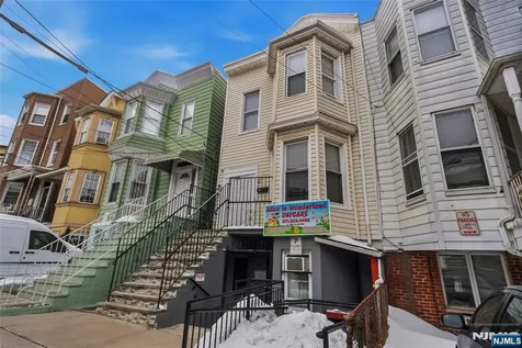 725 17th Street Union City NJ 07087
