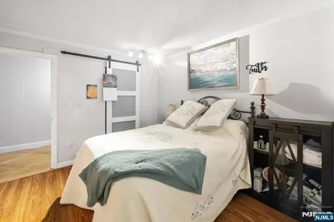 2208 Harmon Cove Tower Secaucus NJ 07094