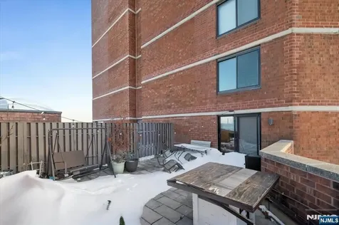 2208 Harmon Cove Tower Secaucus NJ 07094