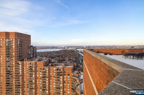 2208 Harmon Cove Tower Secaucus NJ 07094