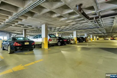 2208 Harmon Cove Tower Secaucus NJ 07094