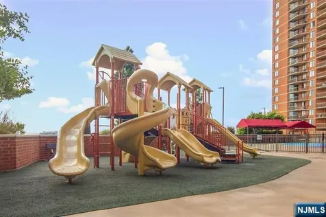 2208 Harmon Cove Tower Secaucus NJ 07094
