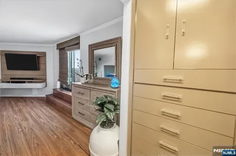 2208 Harmon Cove Tower Secaucus NJ 07094