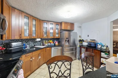 2208 Harmon Cove Tower Secaucus NJ 07094