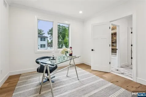 492 Oaktree Road Oradell NJ 07649