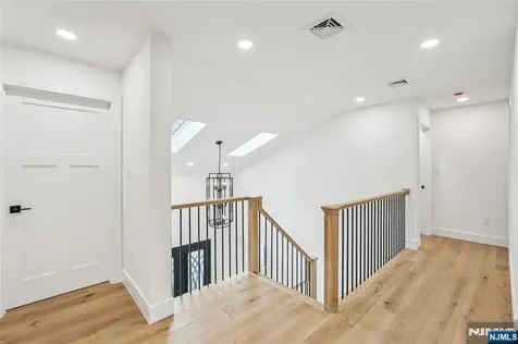 492 Oaktree Road Oradell NJ 07649