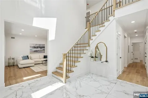 492 Oaktree Road Oradell NJ 07649