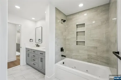 492 Oaktree Road Oradell NJ 07649