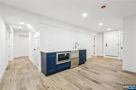 492 Oaktree Road Oradell NJ 07649