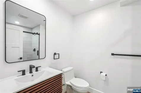 492 Oaktree Road Oradell NJ 07649