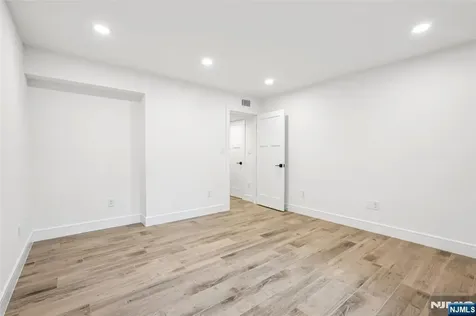492 Oaktree Road Oradell NJ 07649