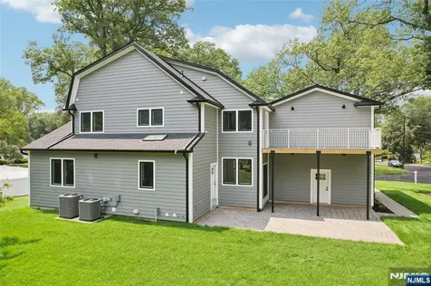492 Oaktree Road Oradell NJ 07649