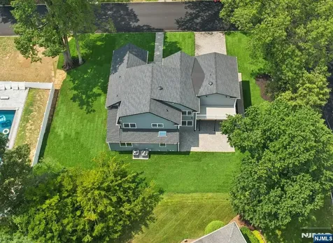 492 Oaktree Road Oradell NJ 07649