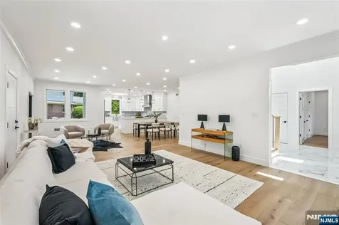 492 Oaktree Road Oradell NJ 07649