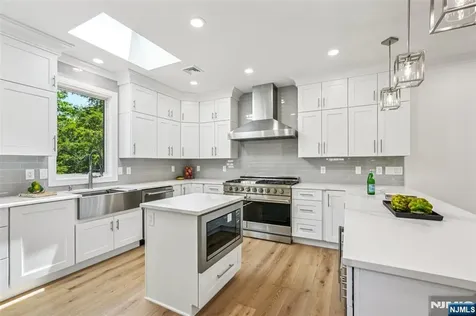 492 Oaktree Road Oradell NJ 07649