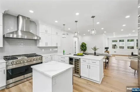 492 Oaktree Road Oradell NJ 07649