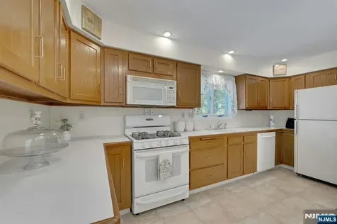 511 Hickory Street Kearny NJ 07032