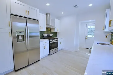 16 Clarke Street Closter NJ 07624