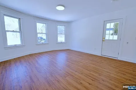 16 Clarke Street Closter NJ 07624