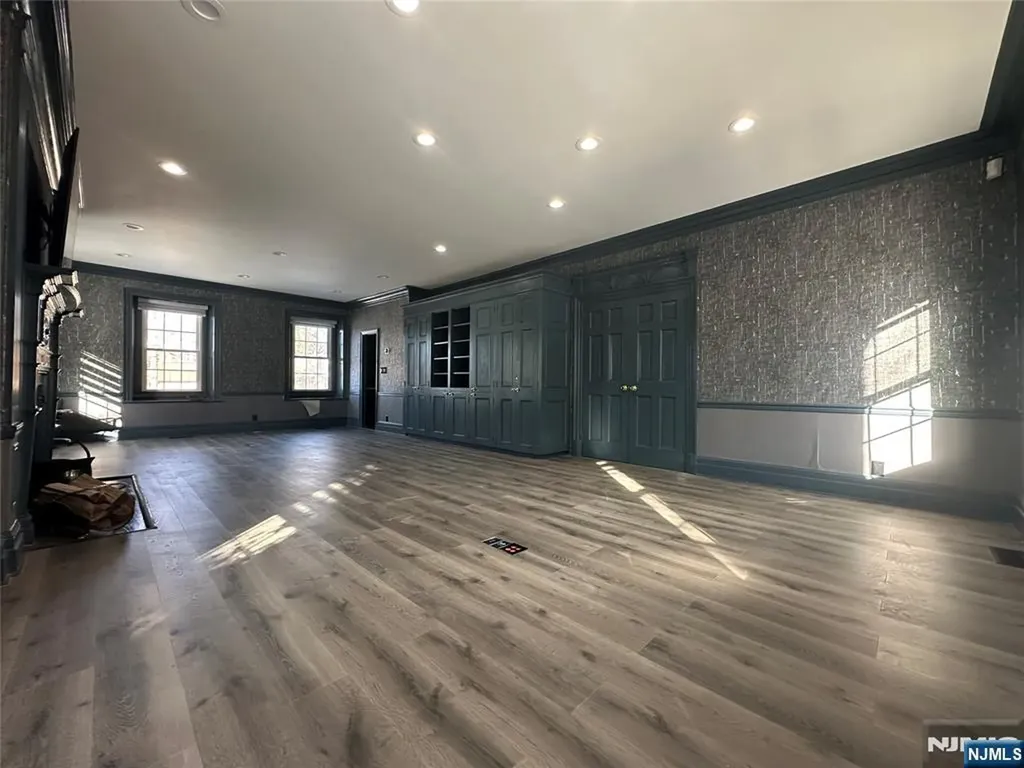 285 Grand Avenue Englewood NJ 07631
