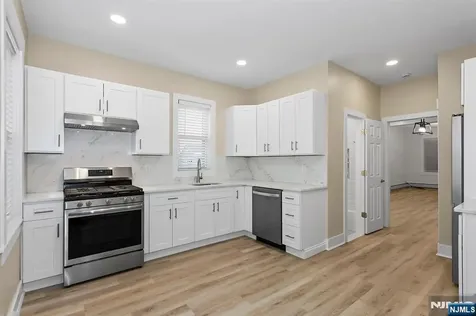 87 Paterson Avenue Wallington NJ 07057