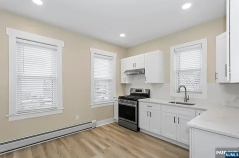 87 Paterson Avenue Wallington NJ 07057