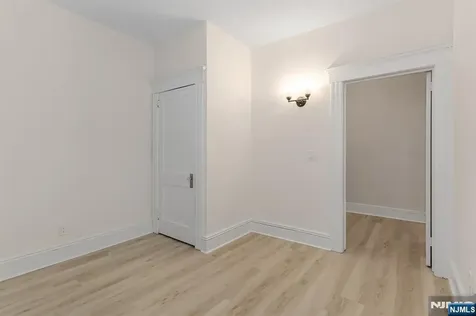 87 Paterson Avenue Wallington NJ 07057