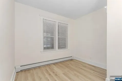 87 Paterson Avenue Wallington NJ 07057