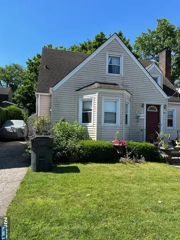 40 Hickory Avenue Bergenfield NJ 07621