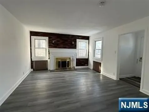 40 Hickory Avenue Bergenfield NJ 07621