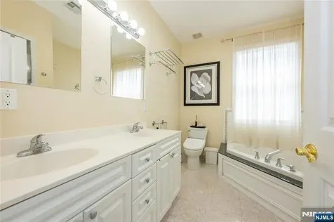 604 Avenue A Bayonne NJ 07002