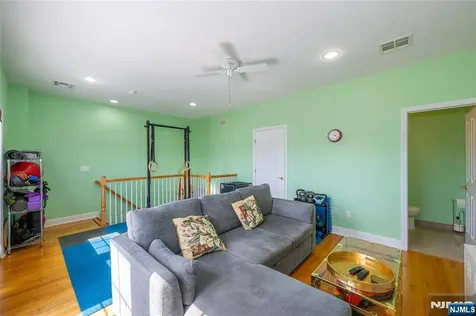 604 Avenue A Bayonne NJ 07002